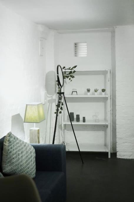 Central, Cozy & Beautiful Designed 2-Rooms Apt. Near River 베를린 외부 사진